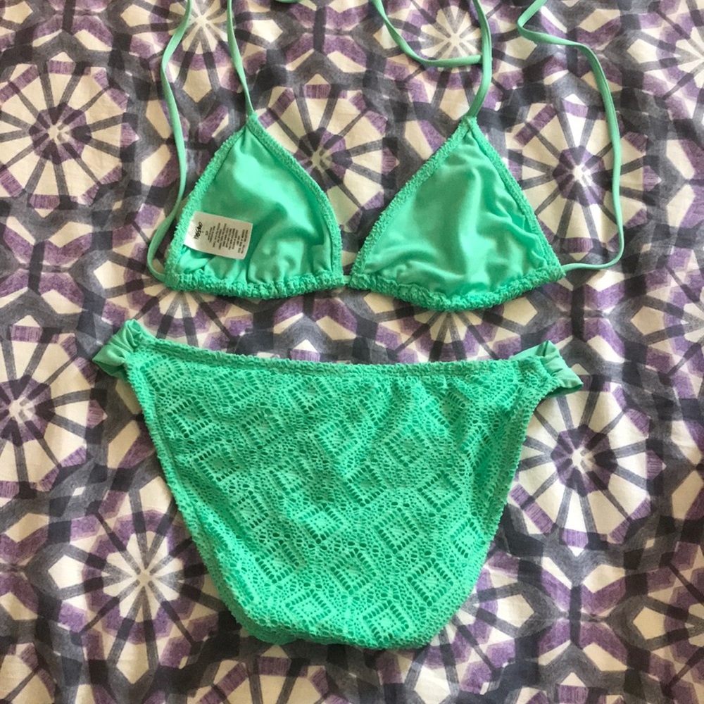 Bikini - Picture 3 of 7